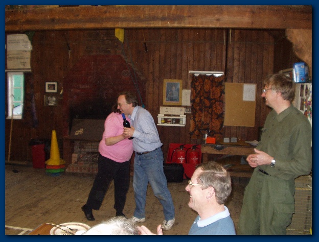 600x449 pixels (122K)